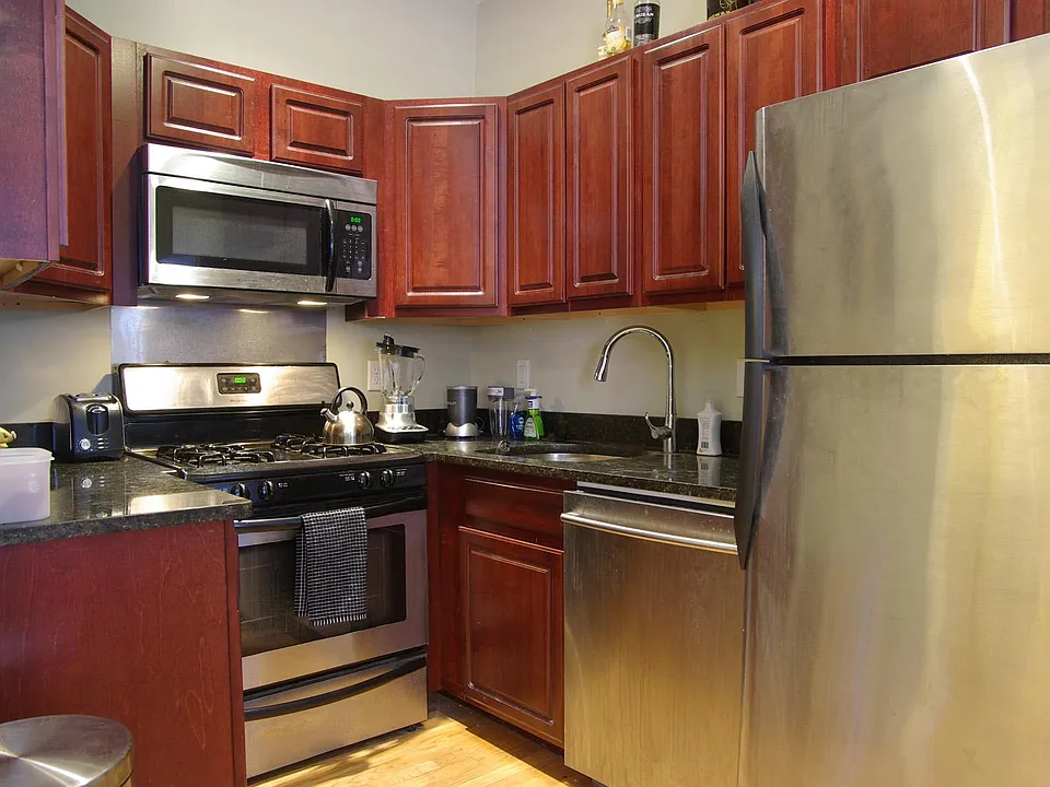 9 Pompeii St #1