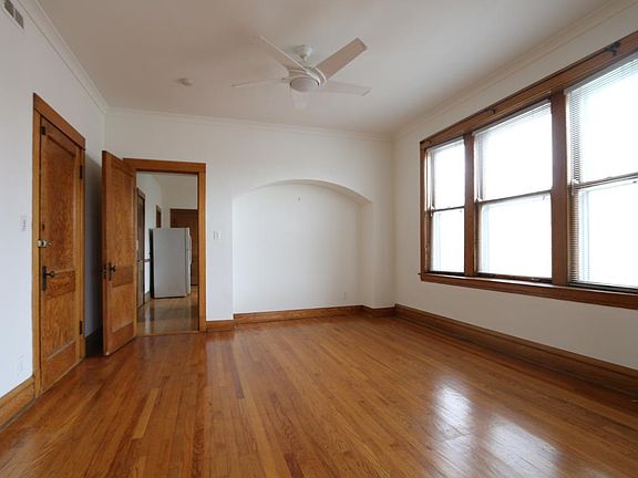 5th image of 1459 W Blackhawk St APT 3F