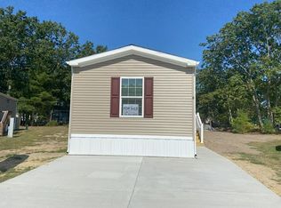 8 Badger Ct, Whiting, NJ 08759