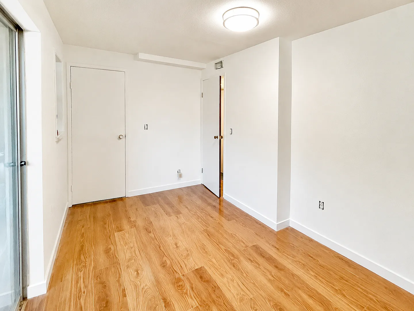 9640 30th Ave SW — Photo 3