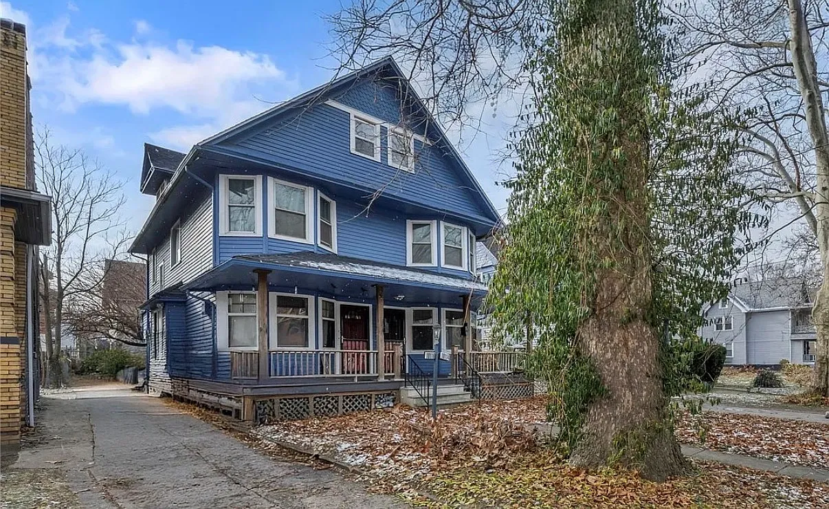 3 bed, $1,100 — Photo 3