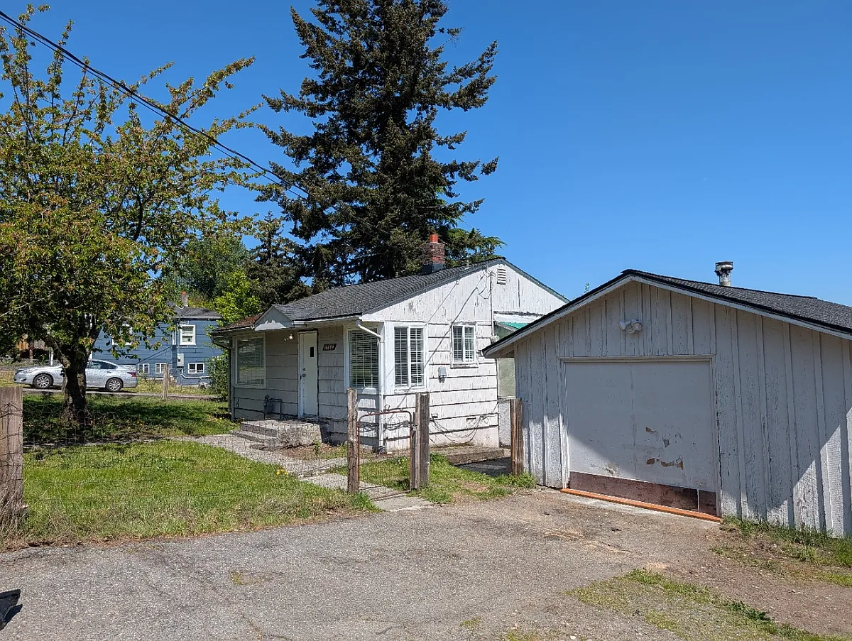 Building Photo - 16644 51st Ave S