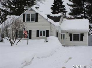 101 Hibiscus Dr, North Syracuse, NY 13212