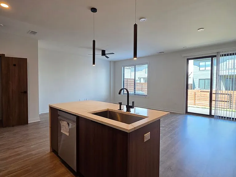 1106 Emilia Ave — Photo 7