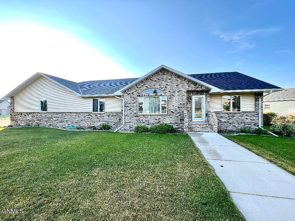 2112 Pheasant Run Pkwy, Williston, ND 58801 MLS 4008569 Zillow