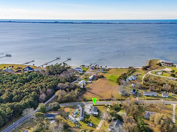 3rd image of 290 Broad Creek Loop Road