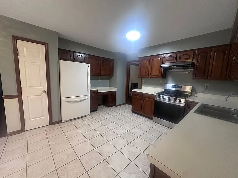 1002 Juniper Springs Dr — Photo 17