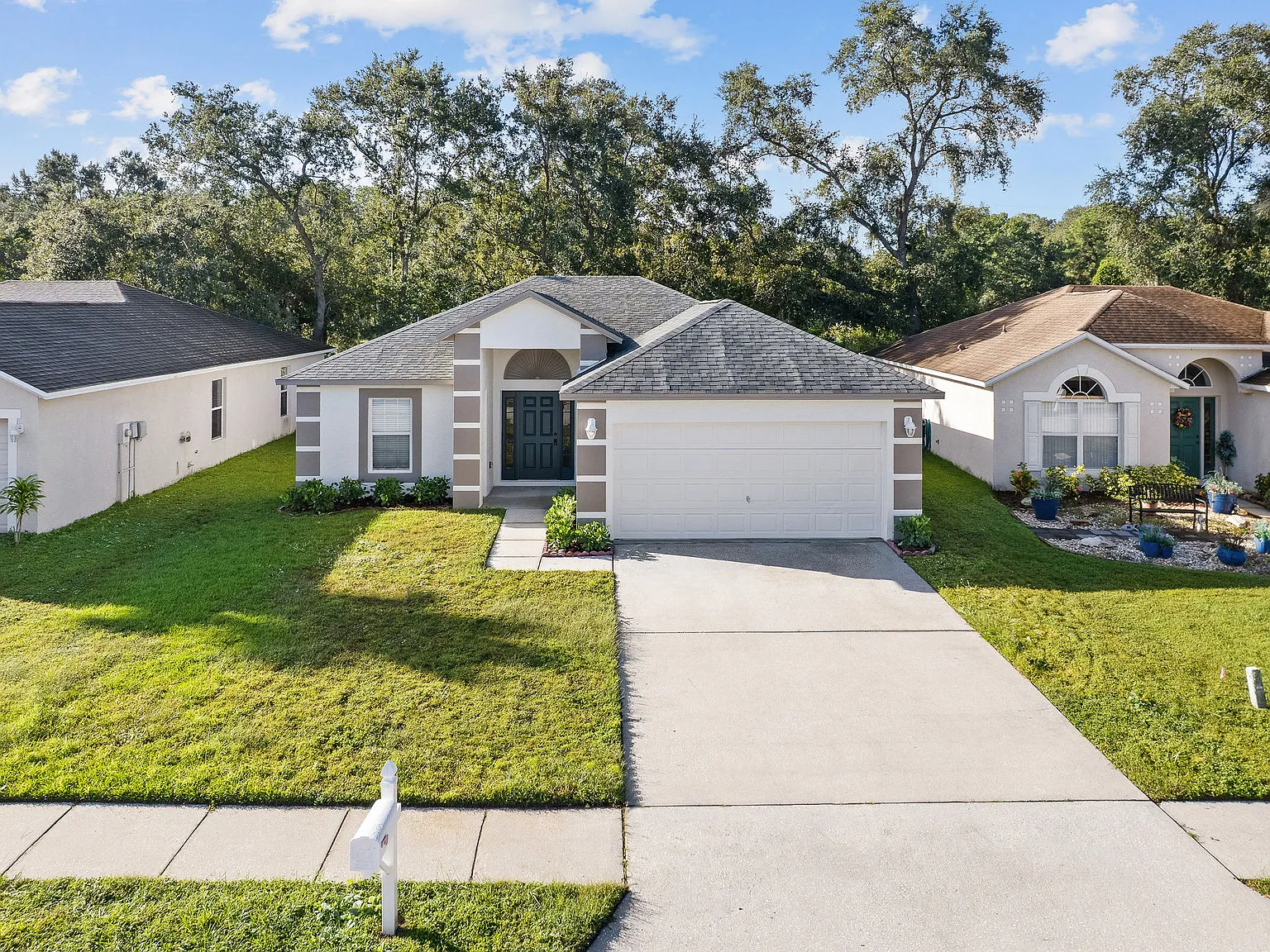 3 bed, 1617 sqft, $2,400 — Photo 3