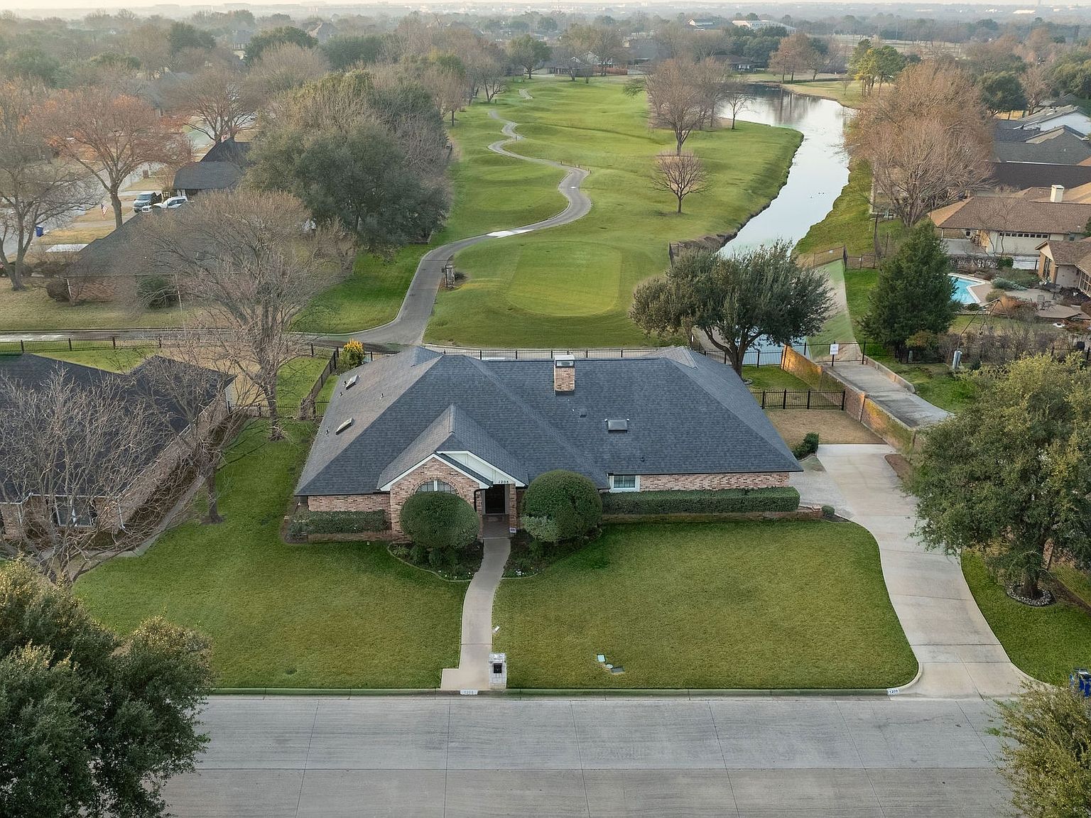 1208 Fairfax Dr