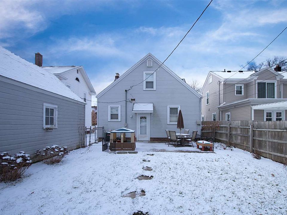 2nd image of 4611 Beaver Ave
