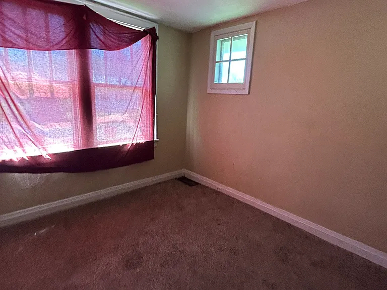 4025 Beachwood Ave — Photo 7