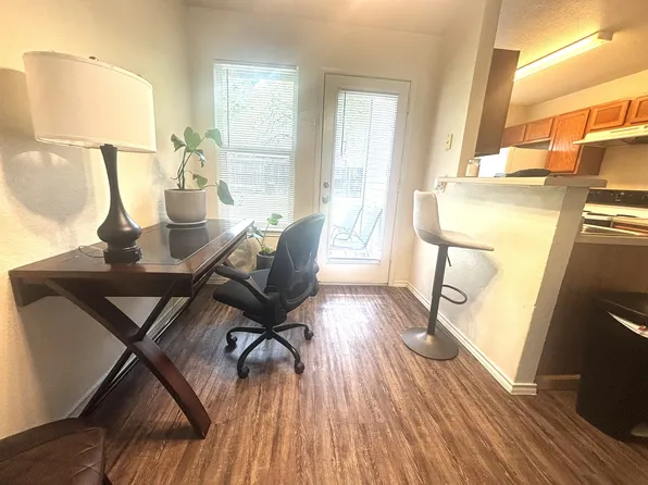 2 bed, 1.5 bath, 850 sqft, $1,295, 409 Creek St APT B, Copperas Cove, TX 76522