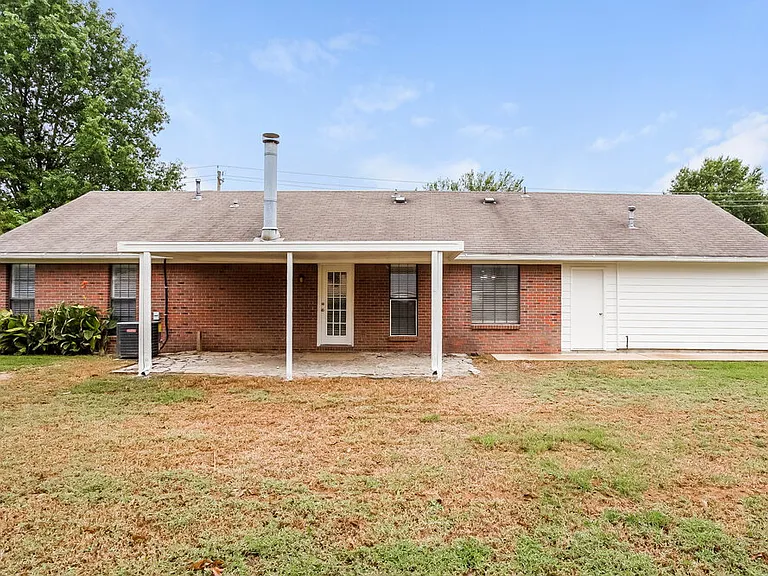 7327 Mallard Creek Dr — Photo 16