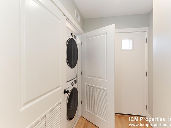 3rd image of 4840 N Seeley Ave #2