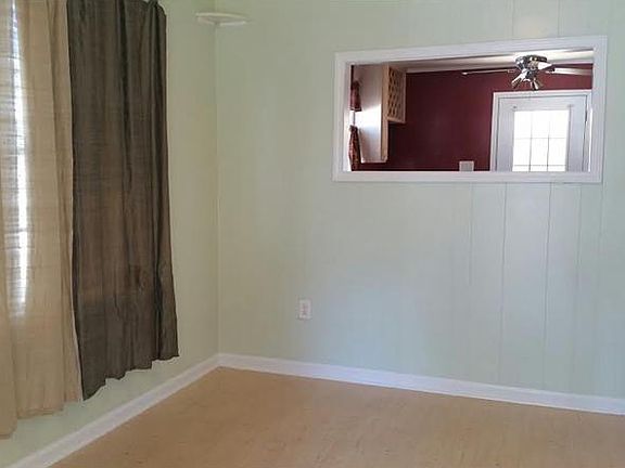 3rd image of 541 Urbandale St