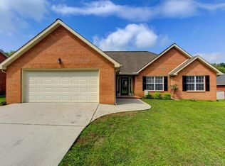 7033 Ghiradelli Rd, Knoxville, TN 37918