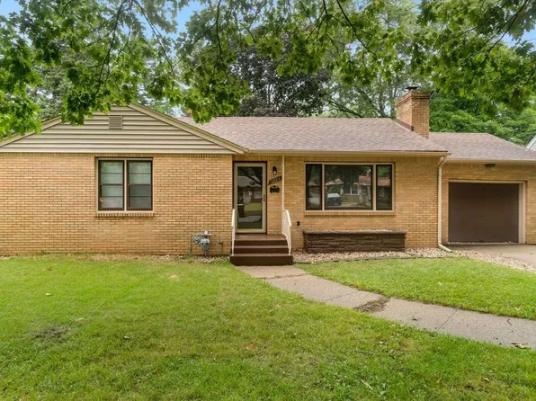 1223 31st St, Rockford, IL 61108