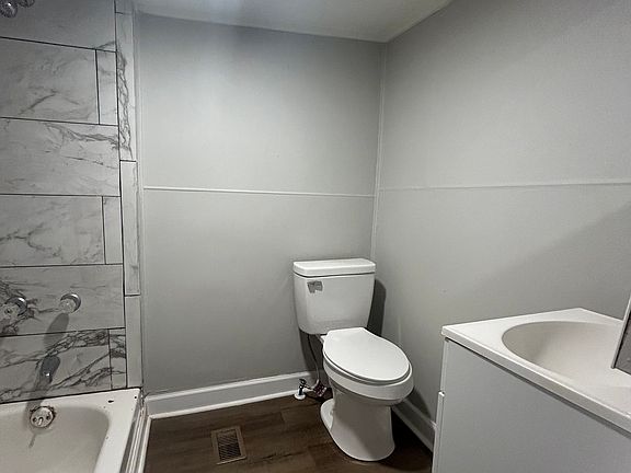 Back full bathroom. New tile & new floors in 2023