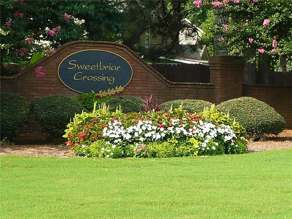 2nd image of 2999 Sweetbriar Walk