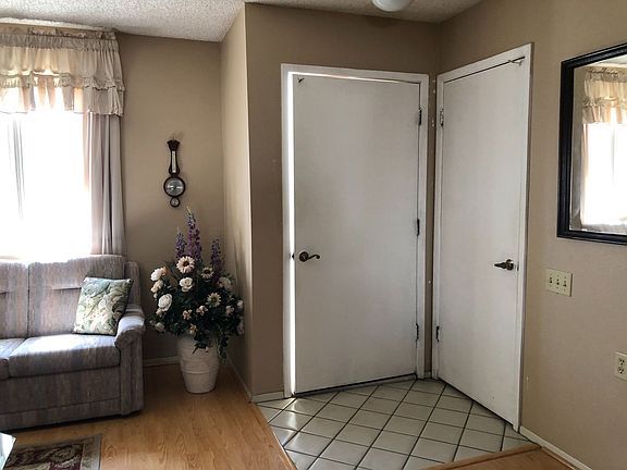 3rd image of 824 Leisure World