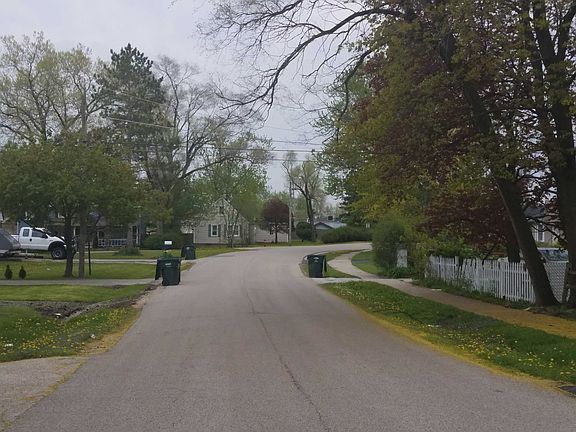 4th image of 1724 Brentwood Dr