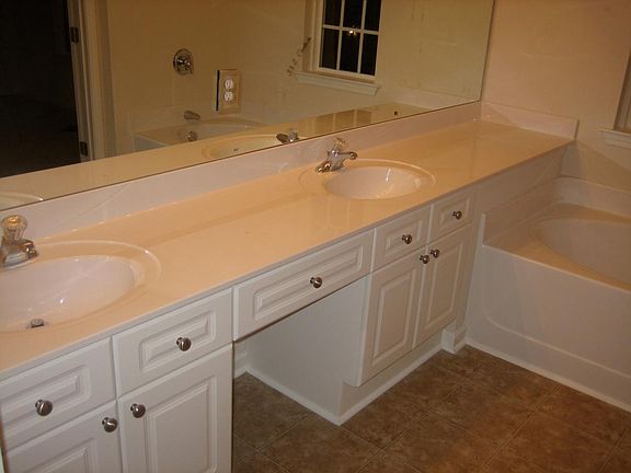 Master bath with dual sinks