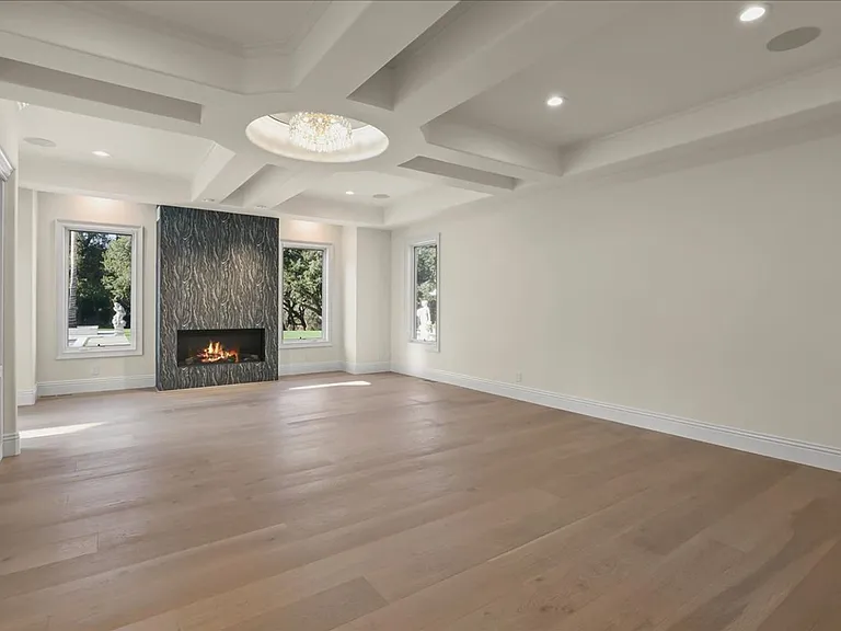 18911 Decatur Rd — Photo 11