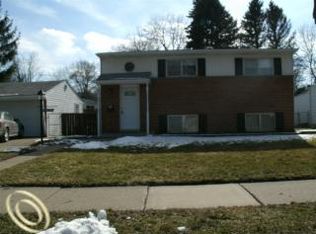 719 Panorama Dr, Milford, MI