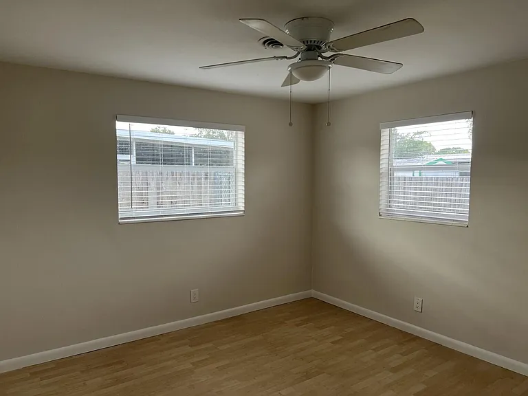9432 SW 52nd Ct — Photo 20