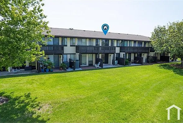 44 Club House Dr #105 — Photo 32