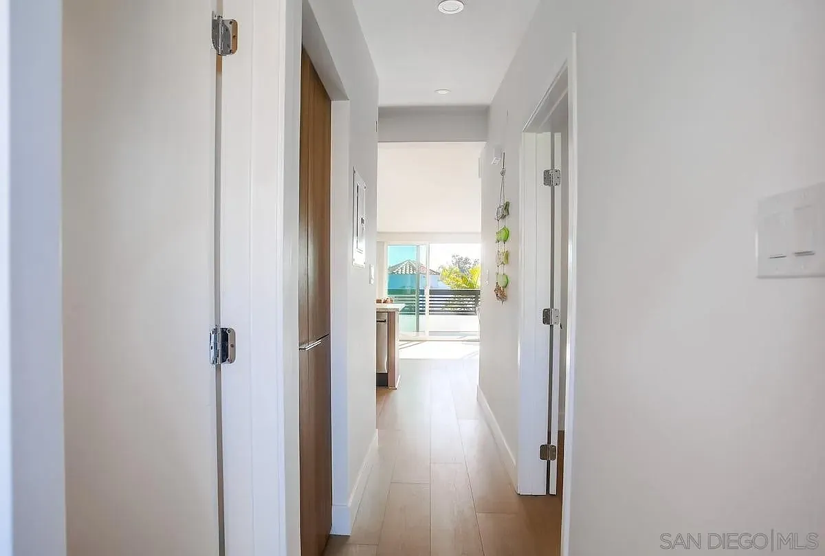 1 bed, 1.0 bath, 616 sqft, $6,800 — Photo 3