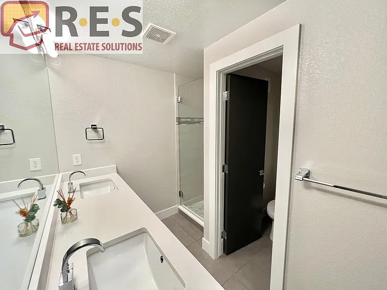 4921 Lowell Blvd — Photo 7