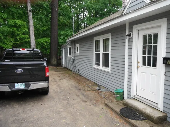 15 Langdon St #1, Plymouth, NH 03264