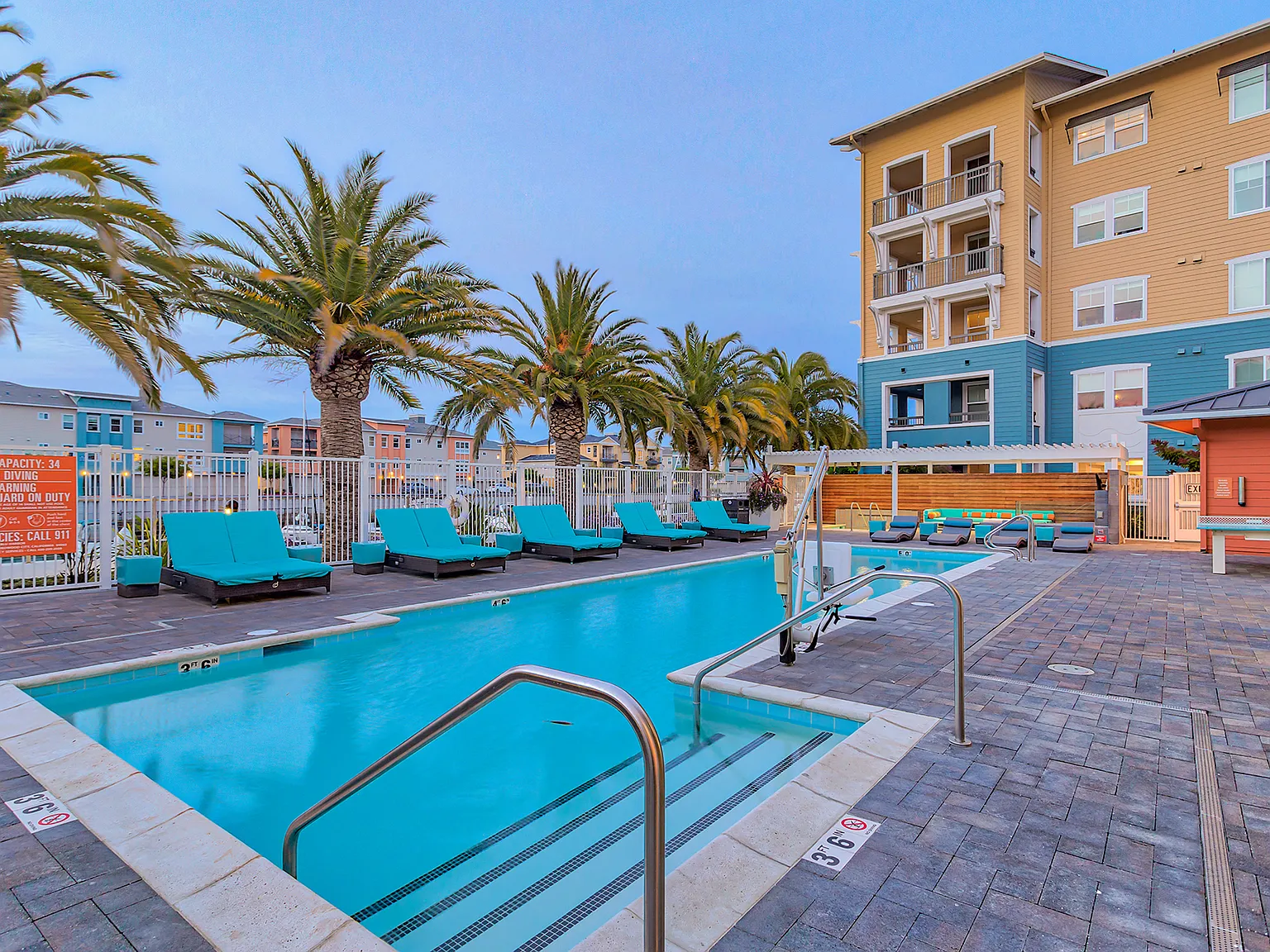 Blu Harbor by Windsor — Photo 3