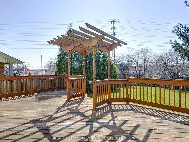 654 Brougham Pl #MAIN UPPER — Photo 21