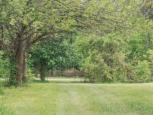 11 N Camelot Way, North Vernon, IN 47265