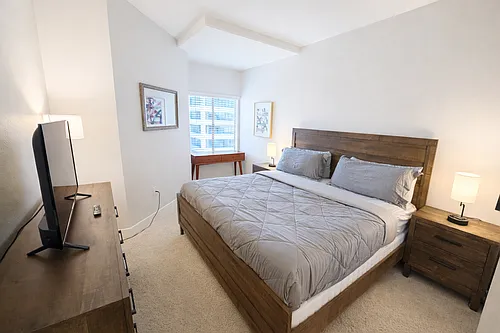 10740 Wilshire Blvd #608 Photo 1