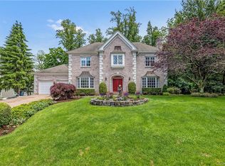 2 Hannan Pl, Rye, NY 10580