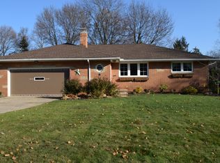 443 Hurst Dr, Bay Village, OH