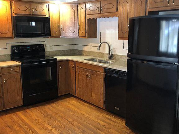 3rd image of 633 Eldon Dr