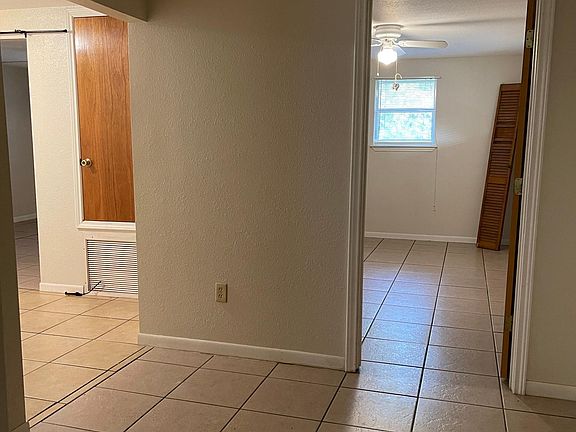 2nd image of 411 Rowlett Ave #1