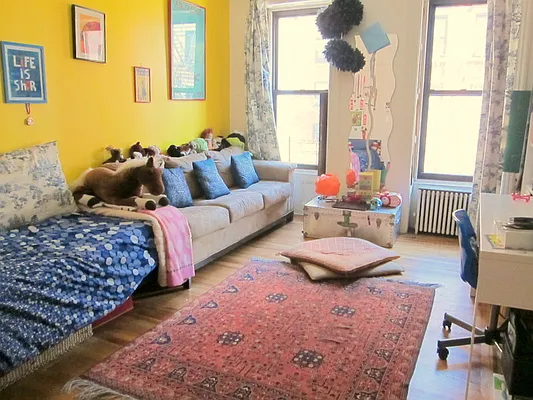 Rented by Chartwell Manhattan Realty | media 8