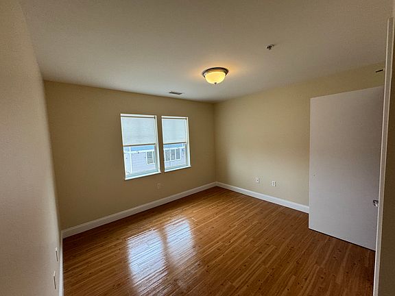 5th image of 375 Rantoul St #209