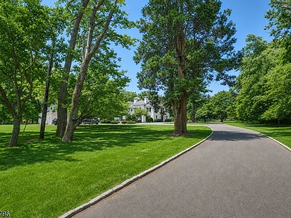 5th image of 80 Glen Ave