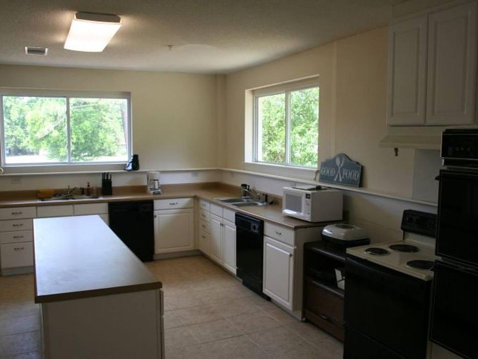 2nd image of 475 Cinderella Ln SE