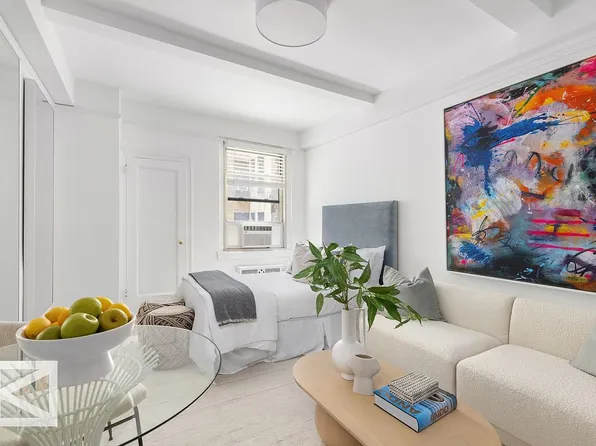 60 Gramercy Park N APT 1J, New York, NY 10010