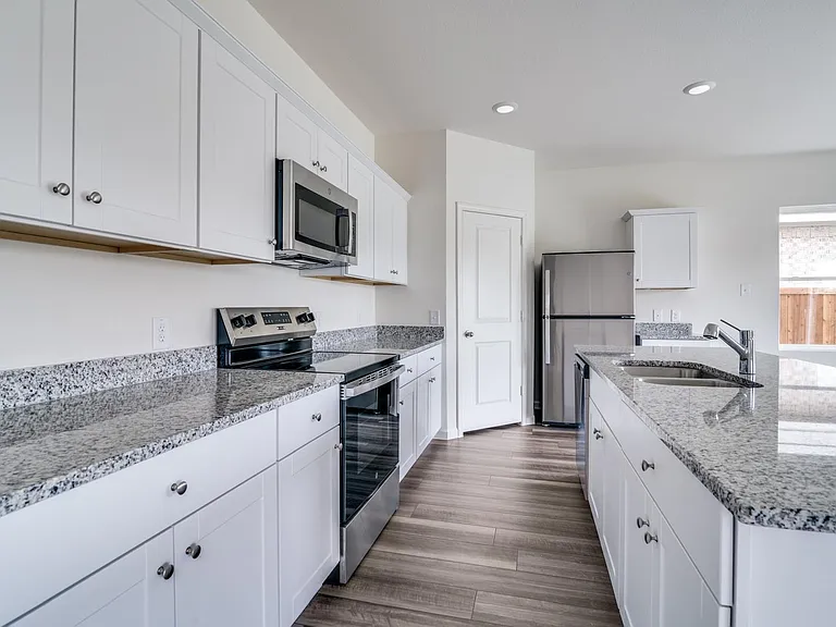 1876 Lockhart Dr — Photo 2