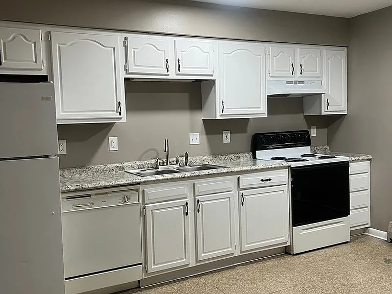 5907 Staughton Dr — Photo 26