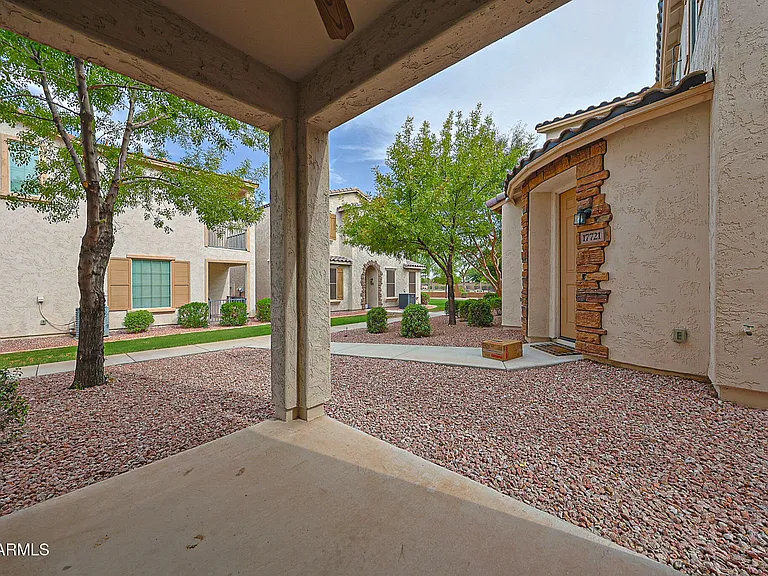17717 W Mandalay Ln — Photo 12