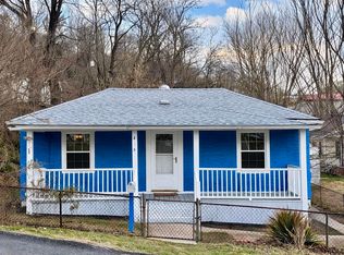319 E Hazel St, Covington, VA 24426